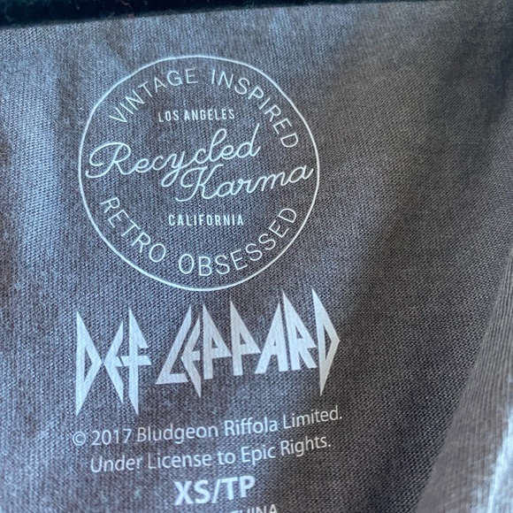 Recycled karma Def Leppard band tee - Picture 3 of 5